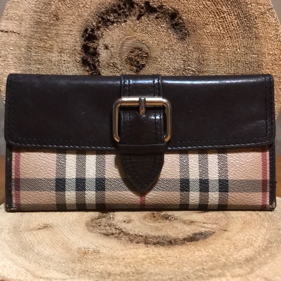 Burberry Handbags - BURBERRY Nova Check Wallet